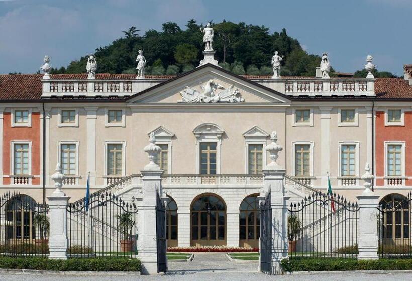 هتل Villa Fenaroli Palace