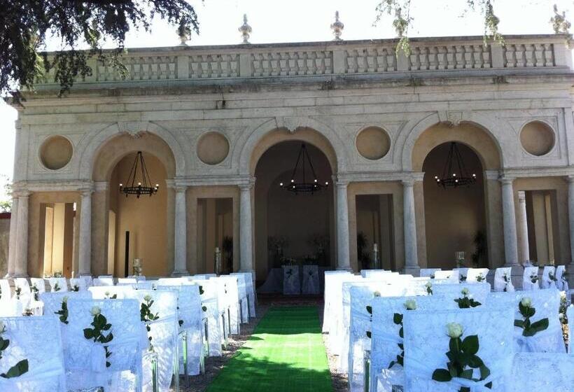 هتل Villa Fenaroli Palace