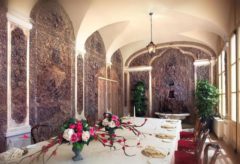 هتل Villa Fenaroli Palace