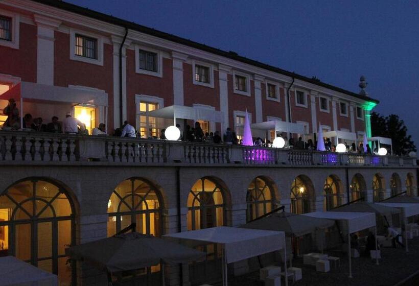 هتل Villa Fenaroli Palace