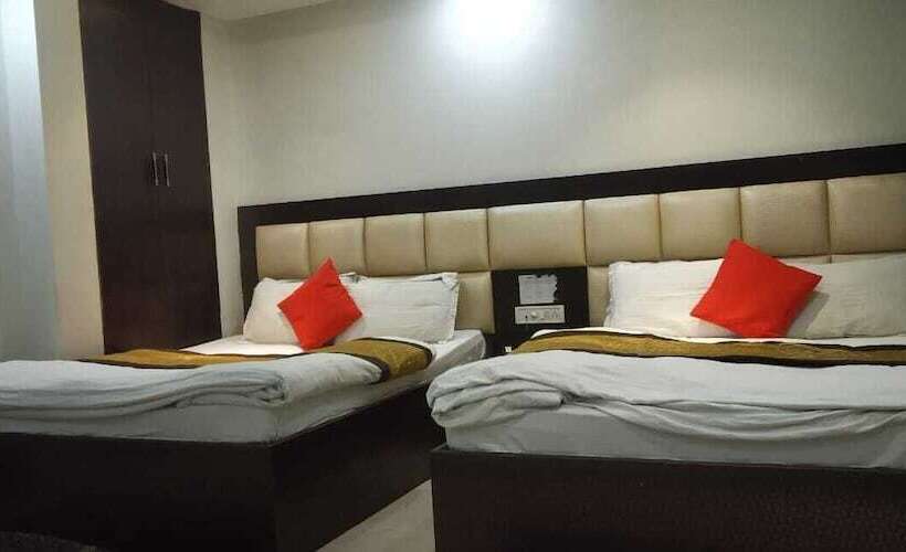 Adb Rooms Hotel Ashiana