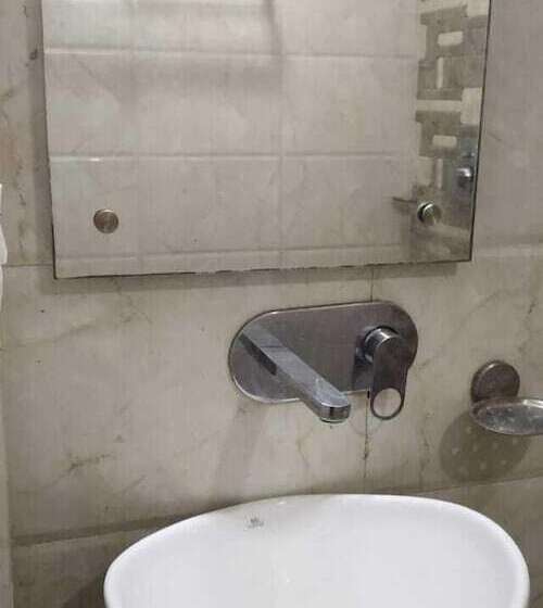 Adb Rooms Hotel Ashiana