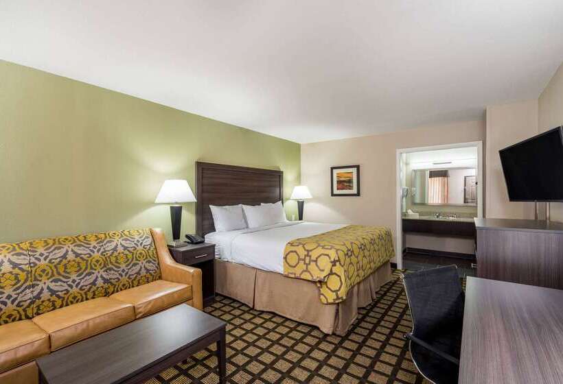בית מלון כפרי Baymont By Wyndham Clarksville