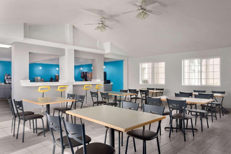 هتل Baymont By Wyndham Des Moines North