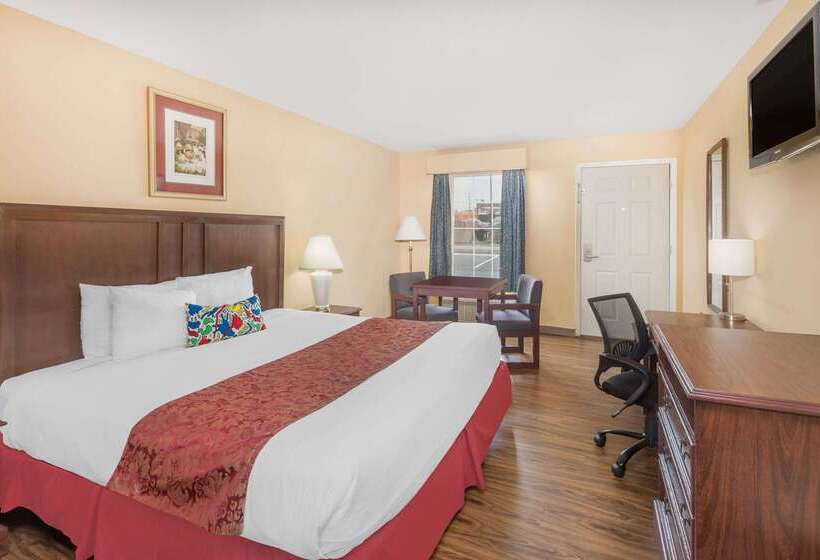 هتل Baymont By Wyndham Macon I475