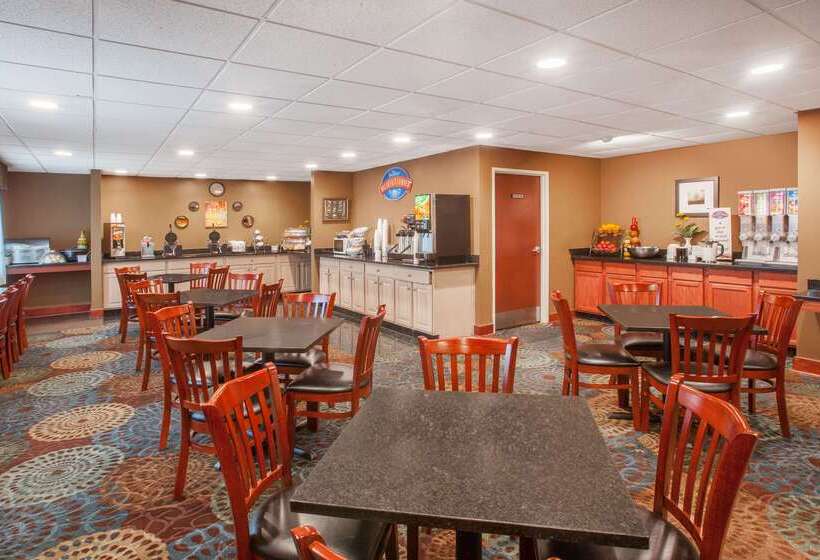 בית מלון כפרי Baymont By Wyndham South Haven