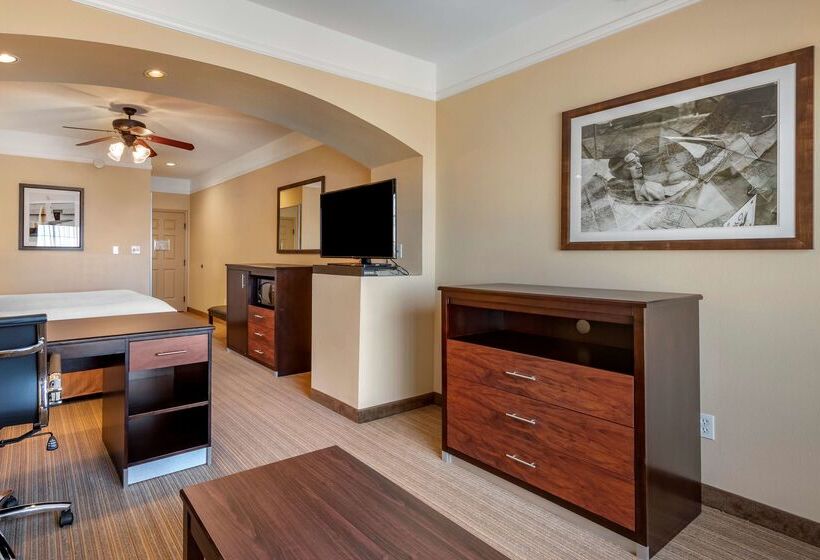 בית מלון כפרי Best Western Plus Monica Royale Inn & Suites