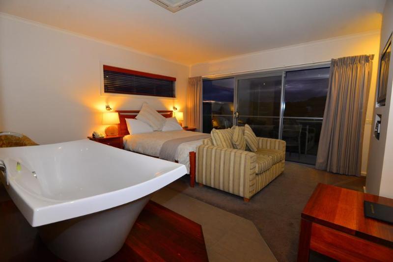 هتل Captain S At The Bay