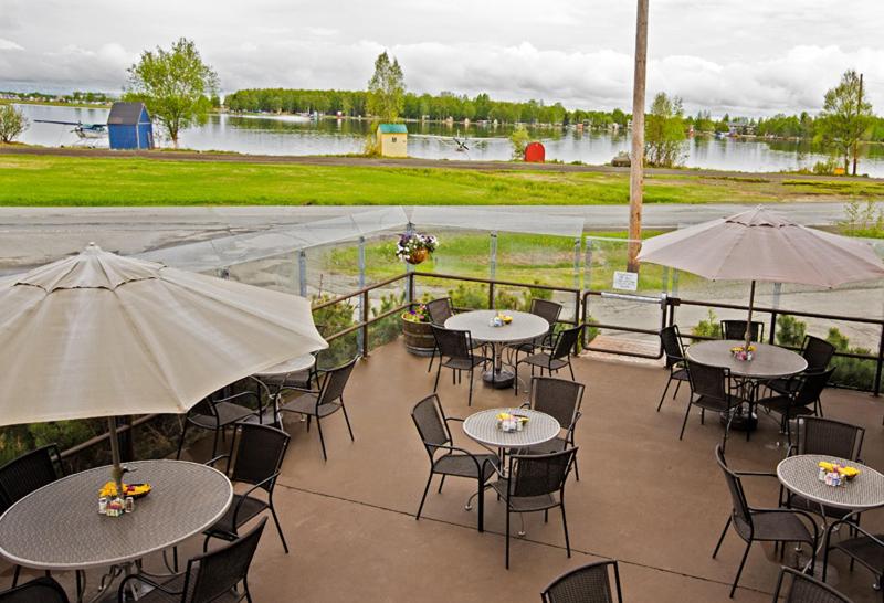 בית מלון כפרי Coast Inn At Lake Hood