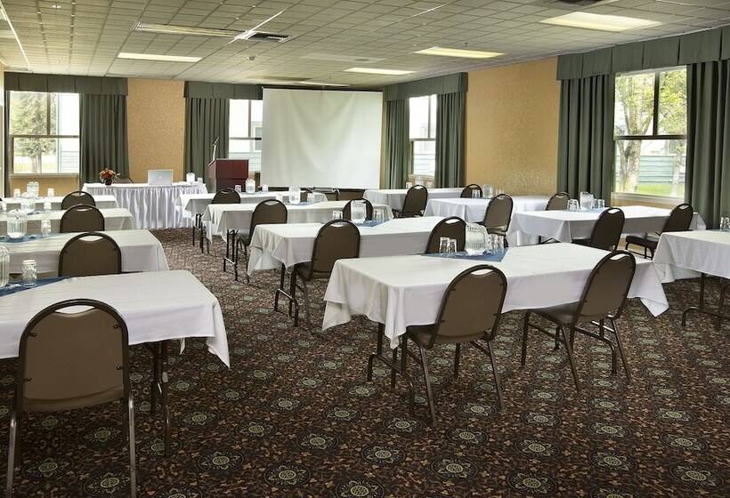 בית מלון כפרי Coast Inn At Lake Hood