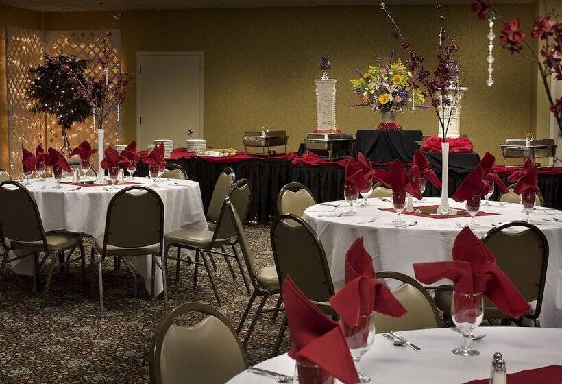בית מלון כפרי Coast Inn At Lake Hood