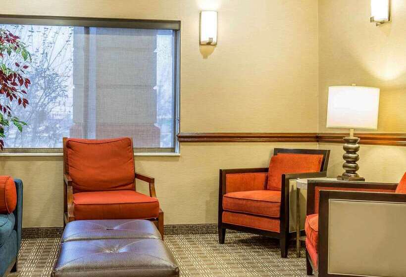 فندق Comfort Inn & Suites East Moline