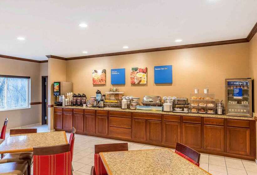 هتل Comfort Inn & Suites East Moline Near I 80