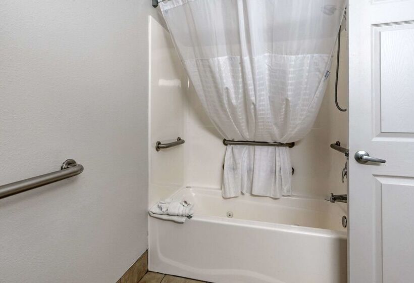 בית מלון כפרי Comfort Inn & Suites