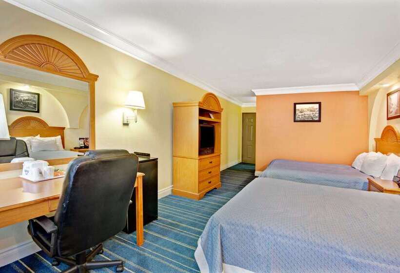 هتل Days Inn By Wyndham San Antonio Airport