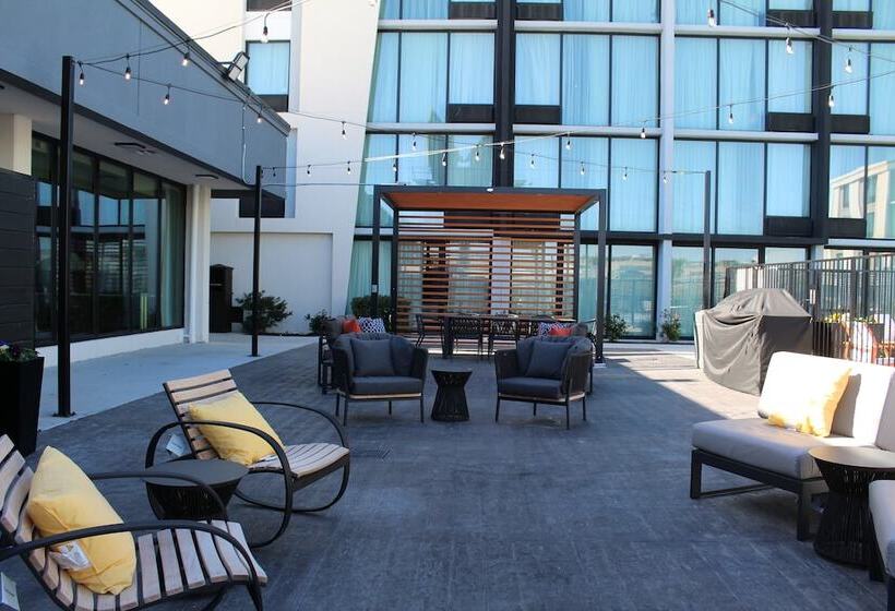هتل Holiday Inn Dallas Market Ctr Love Field, An Ihg