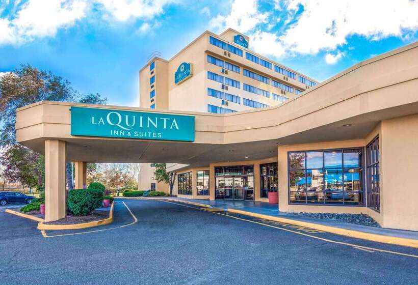 هتل La Quinta Inn And Suites By Wyndham Secaucus Meadowlands