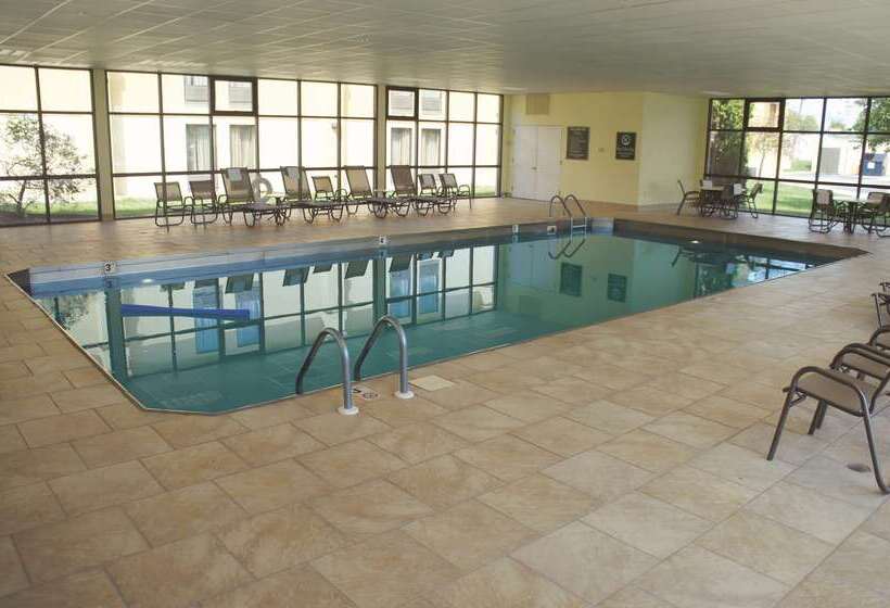 هتل La Quinta Inn By Wyndham Davenport & Conference Center