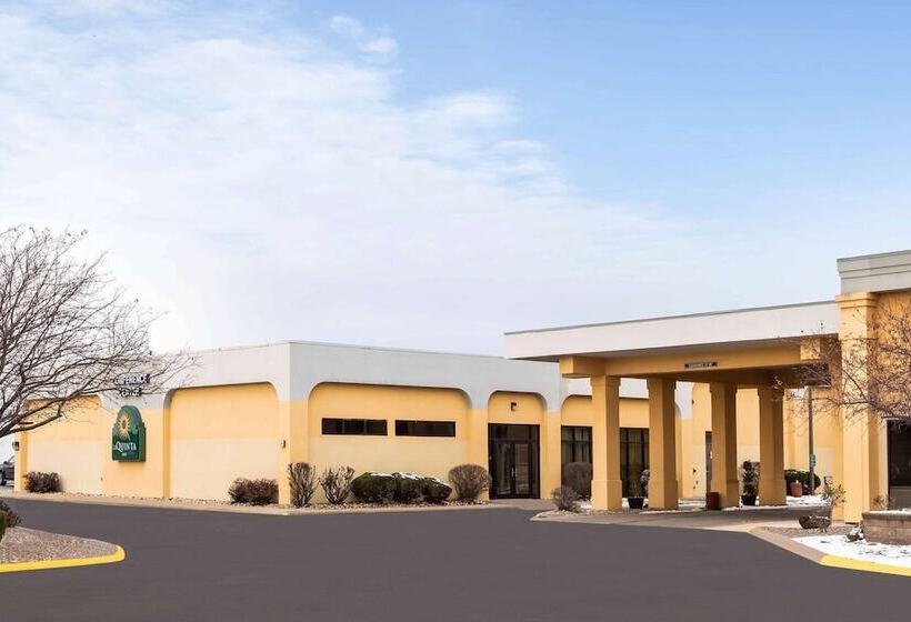 هتل La Quinta Inn By Wyndham Davenport & Conference Center