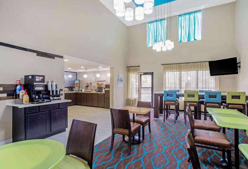 هتل Baymont By Wyndham Moss Point