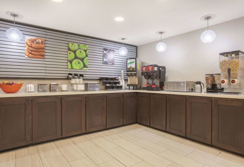 هتل Baymont By Wyndham Moss Point