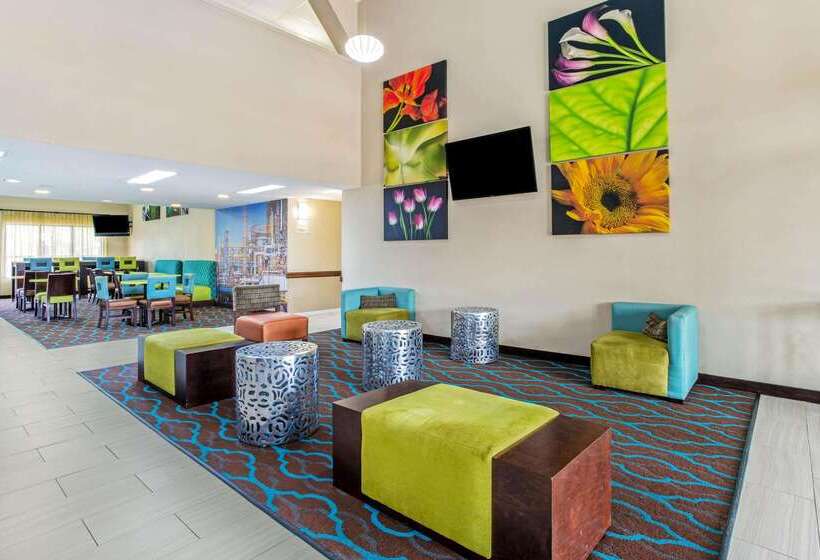 هتل Baymont By Wyndham Moss Point