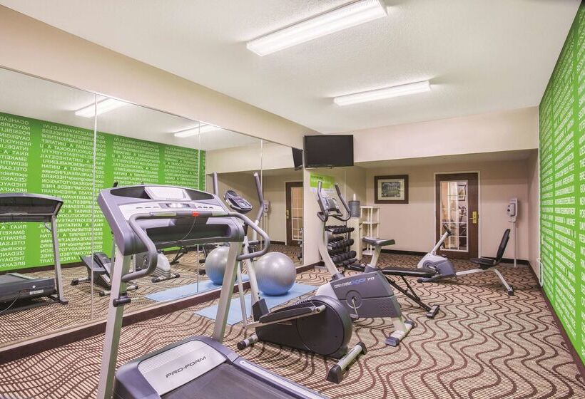 هتل Baymont By Wyndham Moss Point