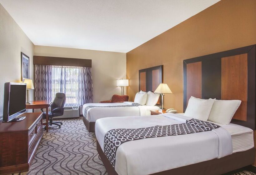 هتل Baymont By Wyndham Moss Point