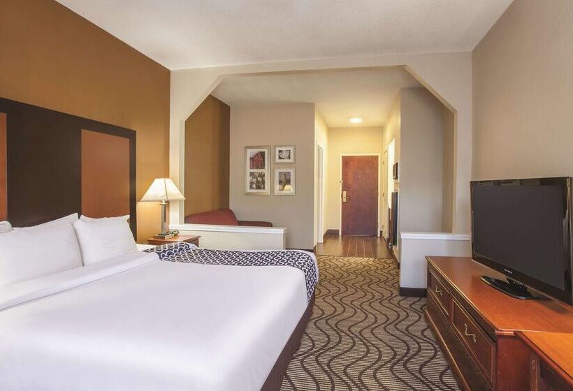 هتل Baymont By Wyndham Moss Point