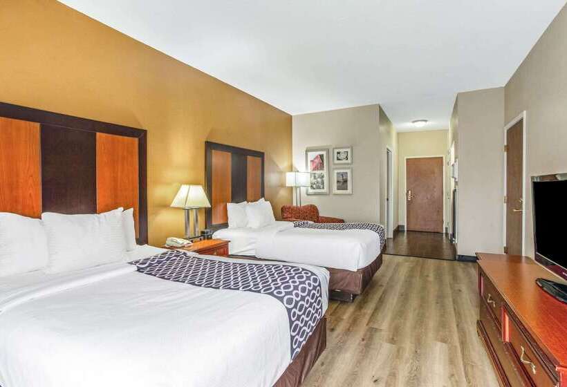 هتل Baymont By Wyndham Moss Point
