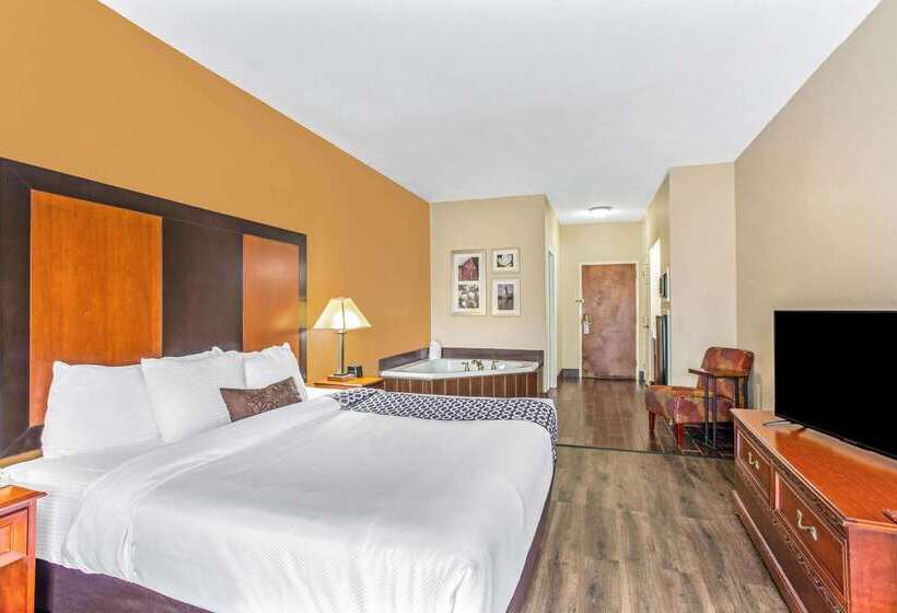 هتل Baymont By Wyndham Moss Point