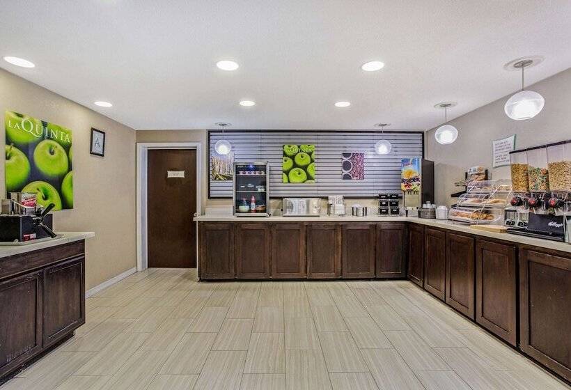 هتل Baymont By Wyndham Moss Point