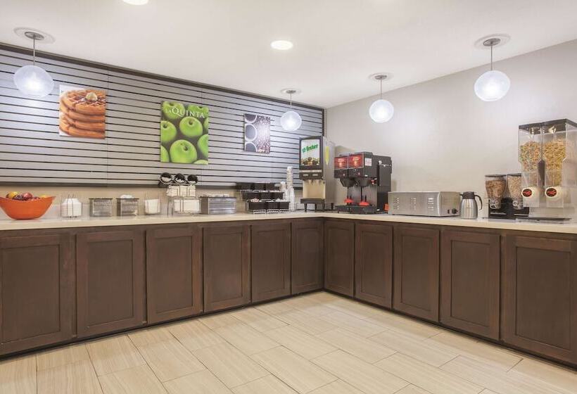 هتل Baymont By Wyndham Moss Point