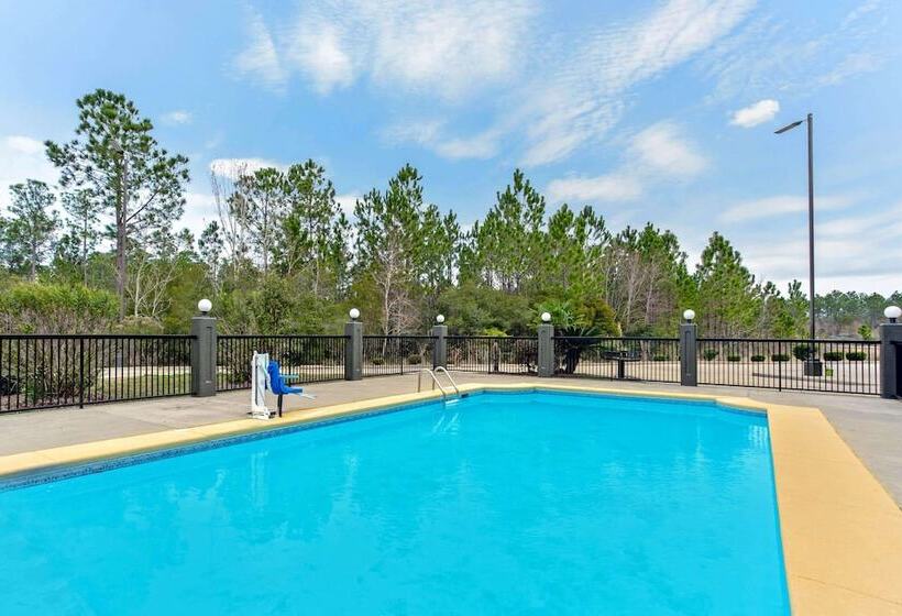 هتل Baymont By Wyndham Moss Point