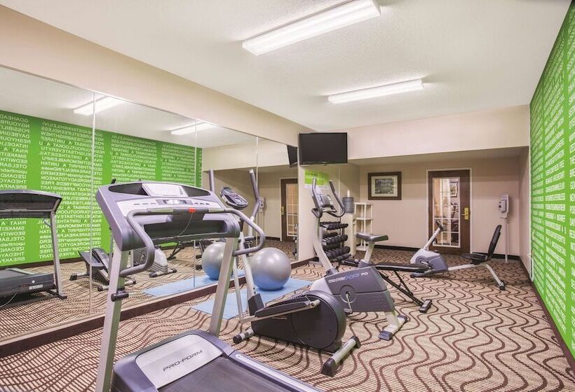هتل Baymont By Wyndham Moss Point