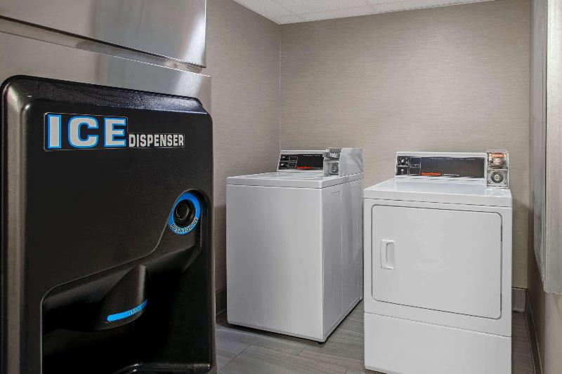 酒店 La Quinta Inn By Wyndham Radford