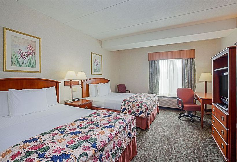 هتل La Quinta Inn Paramus