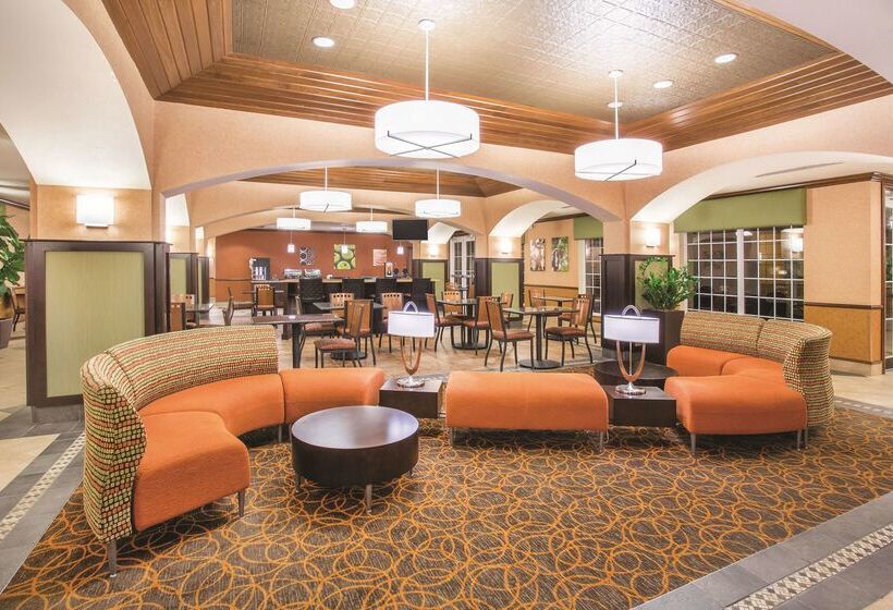 هتل La Quinta By Wyndham Bentonville
