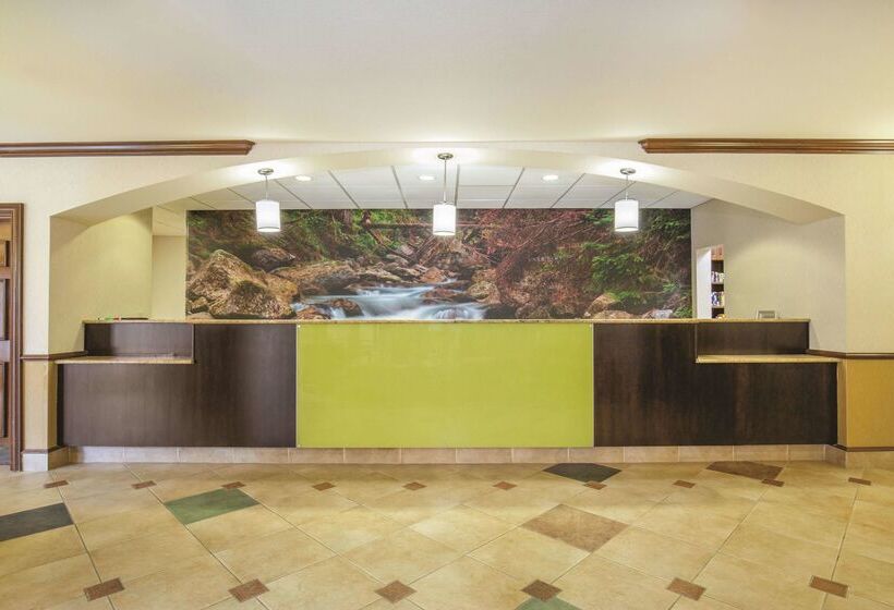 هتل La Quinta By Wyndham Bentonville