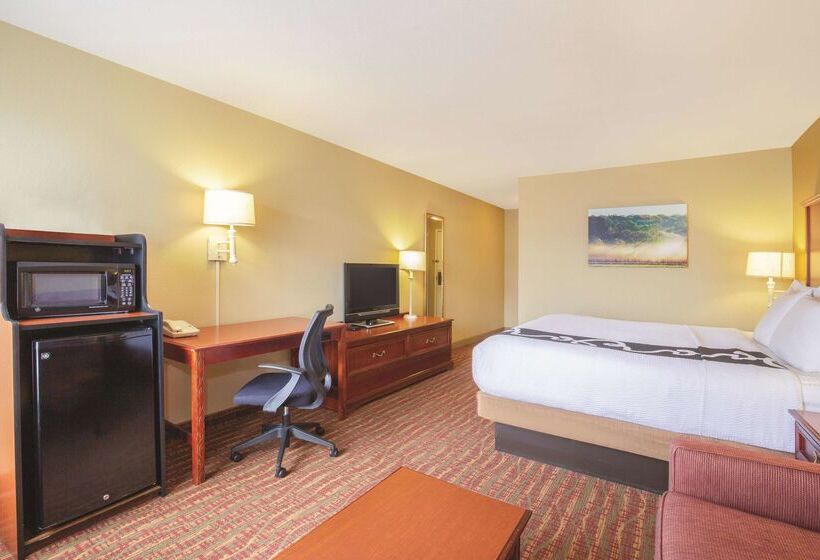 هتل La Quinta By Wyndham Bentonville