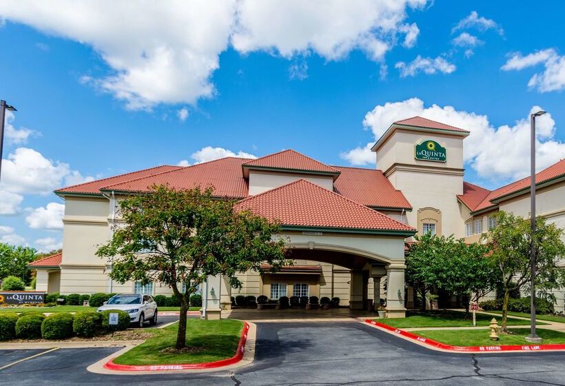 هتل La Quinta By Wyndham Bentonville