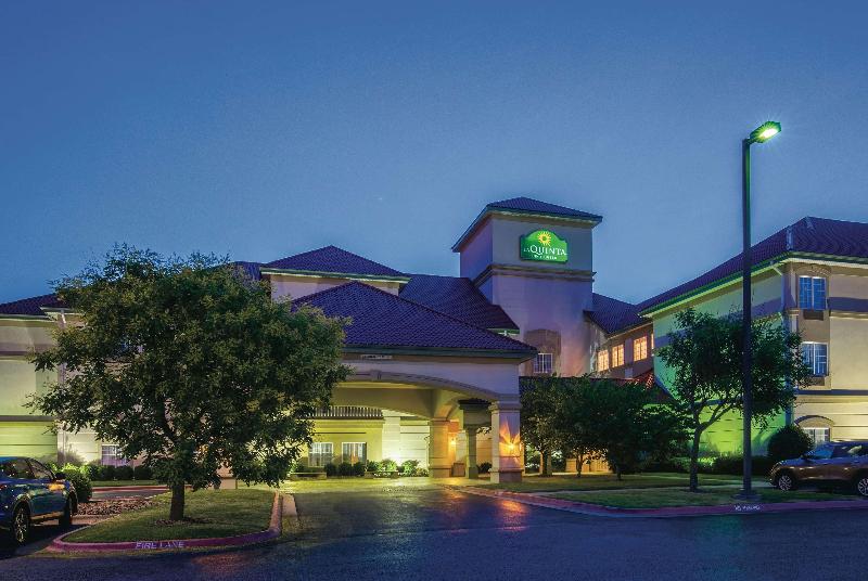 هتل La Quinta By Wyndham Bentonville