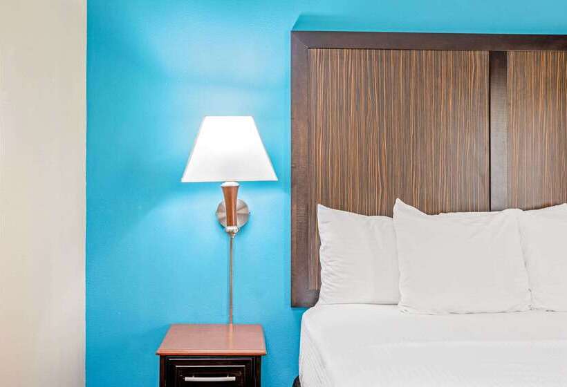 هتل La Quinta Inn & Suites By Wyndham Corpus Christi Airport