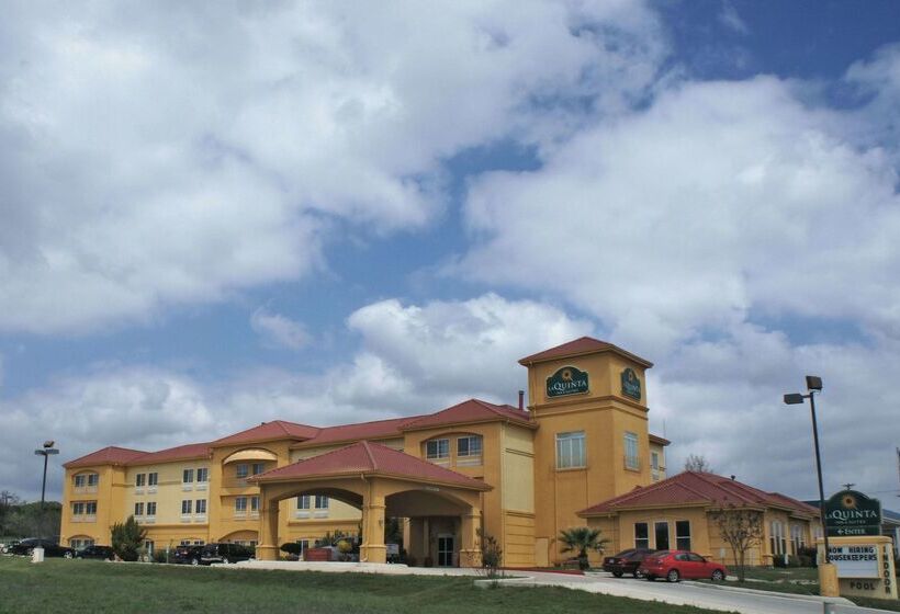 בית מלון כפרי La Quinta Inn & Suites By Wyndham Kerrville