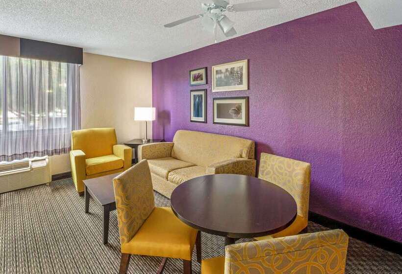 هتل La Quinta By Wyndham Miami Lakes