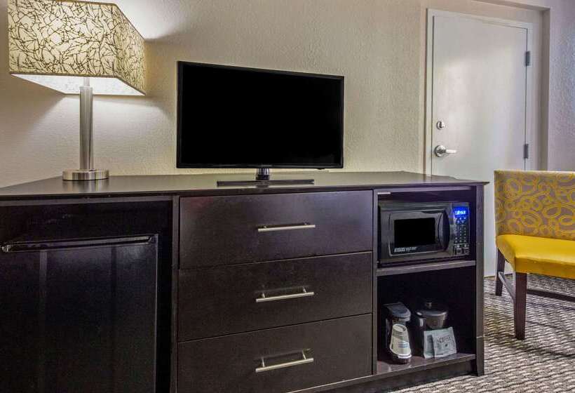 هتل La Quinta By Wyndham Miami Lakes