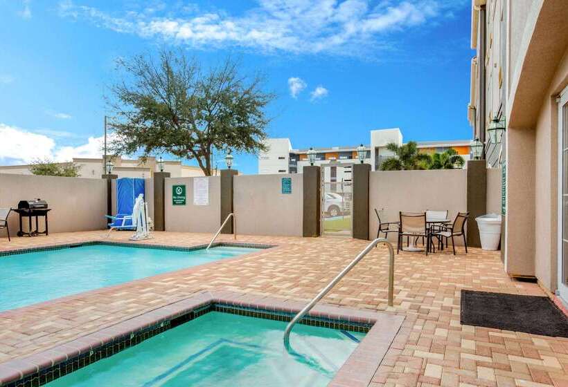هتل La Quinta By Wyndham Mission At West Mcallen