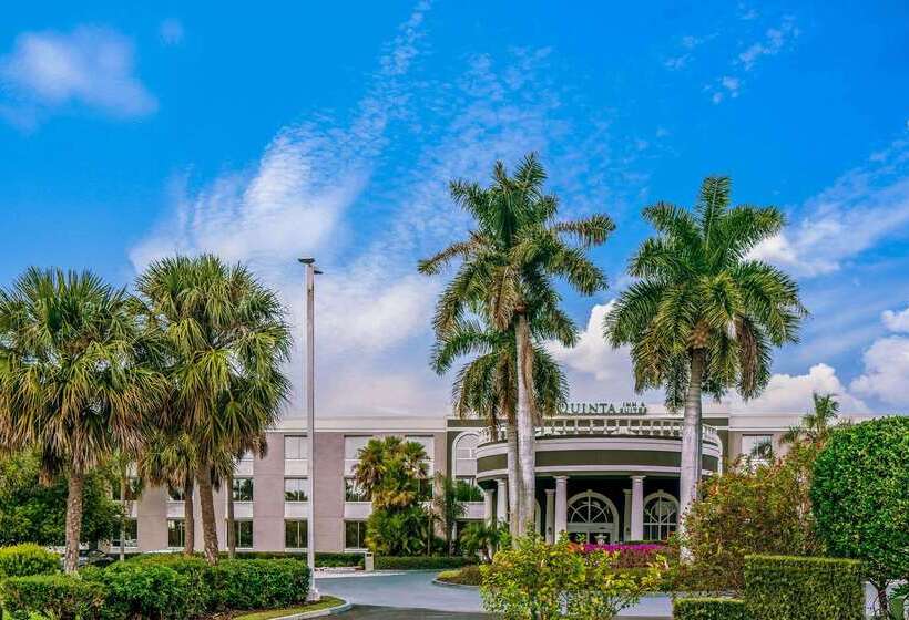هتل La Quinta By Wyndham Naples Downtown