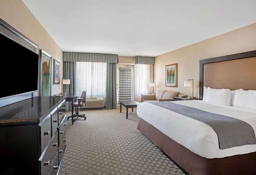 ホテル La Quinta By Wyndham Paso Robles