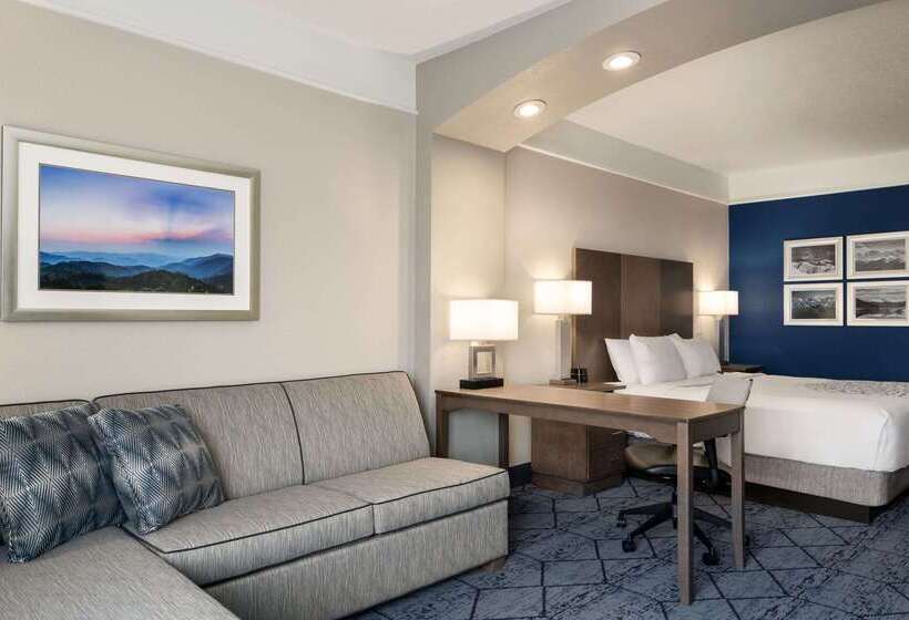 هتل La Quinta Inn And Suites By Wyndham At Watiki Waterpark